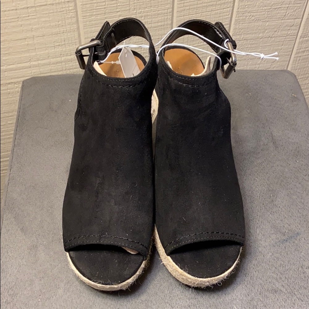UNIVERSAL THREAD Espadrilles!